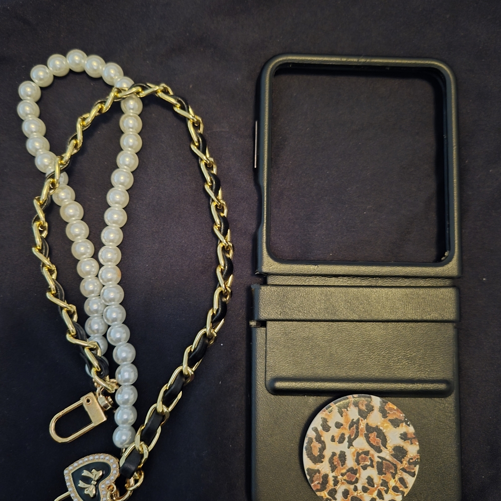 SAMSUNG Galaxy Z Flip5 Flap Eco Leather Phone Case, Premium Protective Cover